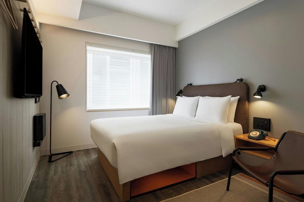 MOXY Tokyo Kinshicho by Marriott Room Type - Room, 1 Queen Bed