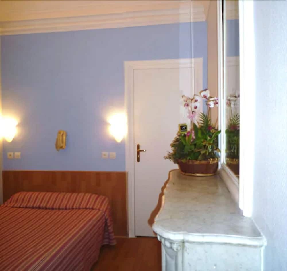 Hôtel Du Brabant Room Type - Double Room