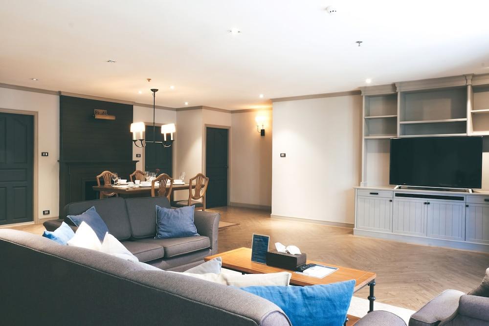THEA Private Suites by TH District - Tap to explore photos