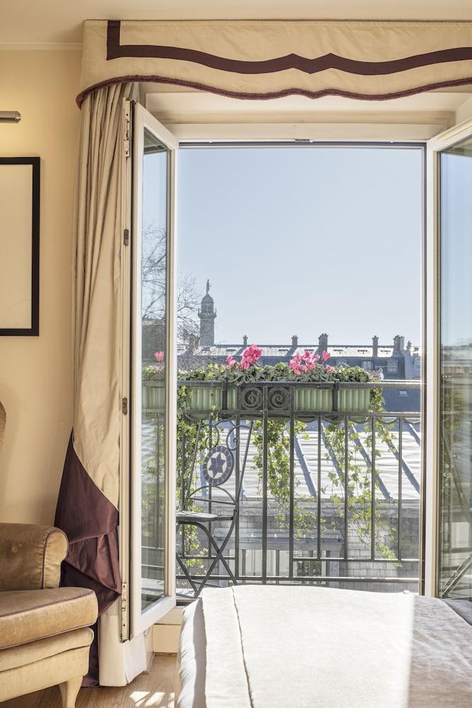 Castille Paris - Starhotels Collezione - Tap to explore photos