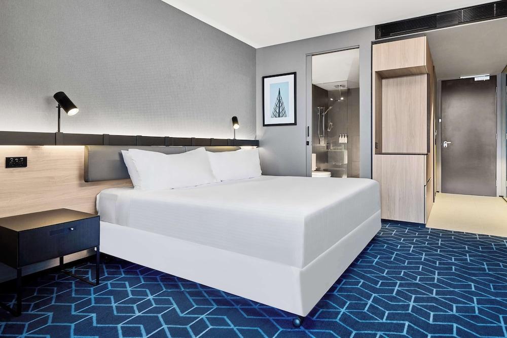 Vibe Hotel Melbourne Docklands - Tap to explore photos