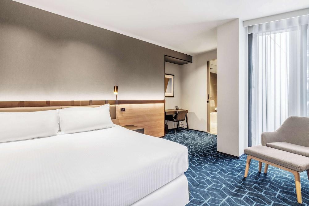 Vibe Hotel Melbourne Docklands Room Type - Junior Suite, 1 King Bed