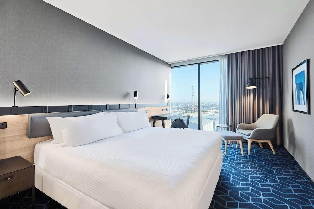 Vibe Hotel Melbourne Docklands Room Type - Premier Room, 1 King Bed, Harbor View