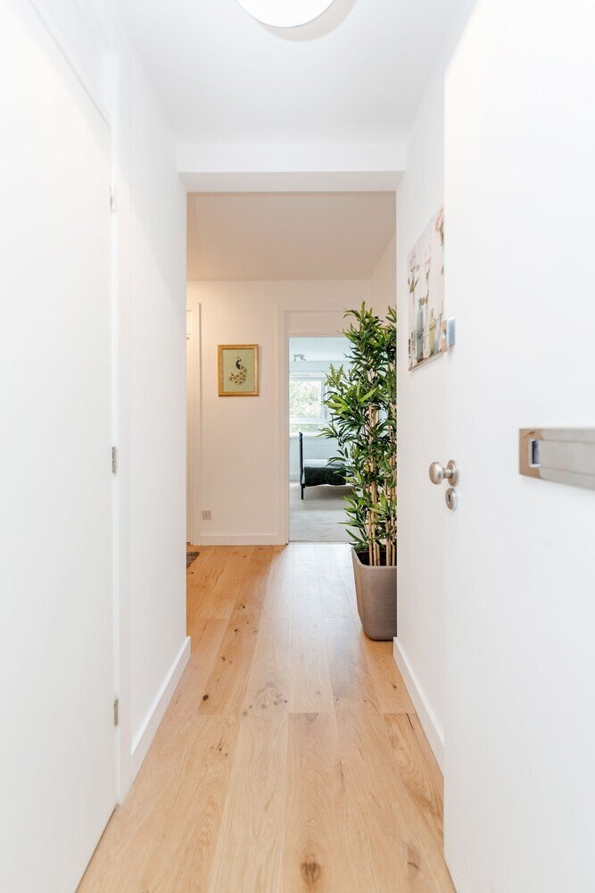 New Apartment Liverpool Street Brick Lane - Tap to explore photos