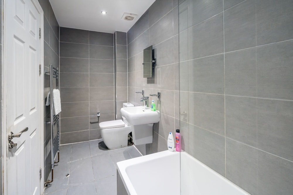 Home Shoreditch Executive 2 Bedroom - Tap to explore photos