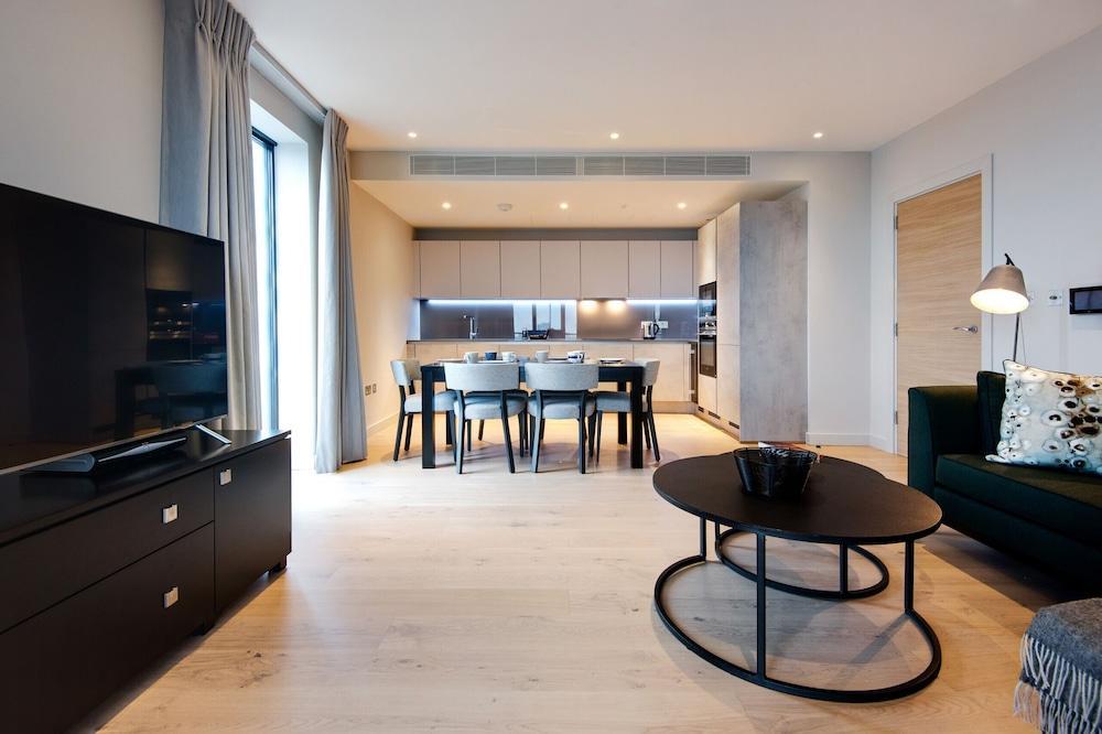 Deluxe Victoria Home close to Buckingham Palace - Tap to explore photos