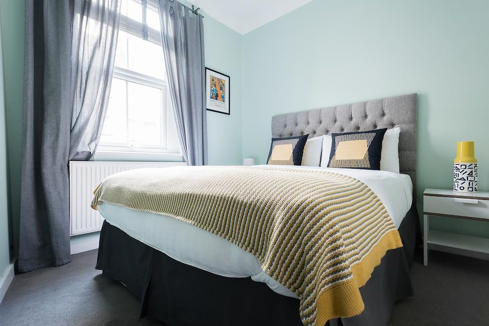 The Euston St Pancras Apartments - Tap to explore photos
