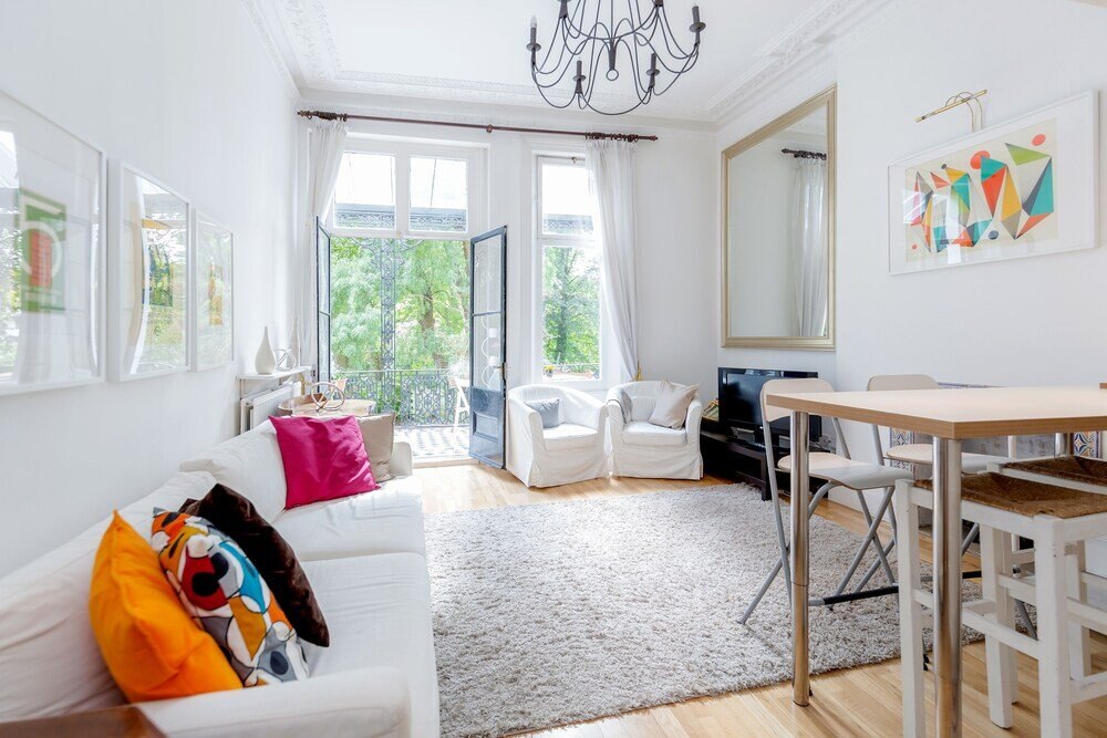 Philbeach Balcony- 2bed flat in Earls Ct - Tap to explore photos