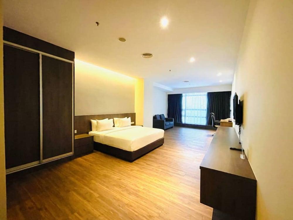 Imperial Regency Suites & Hotel Kuala Lumpur Room Type - Deluxe Suites King