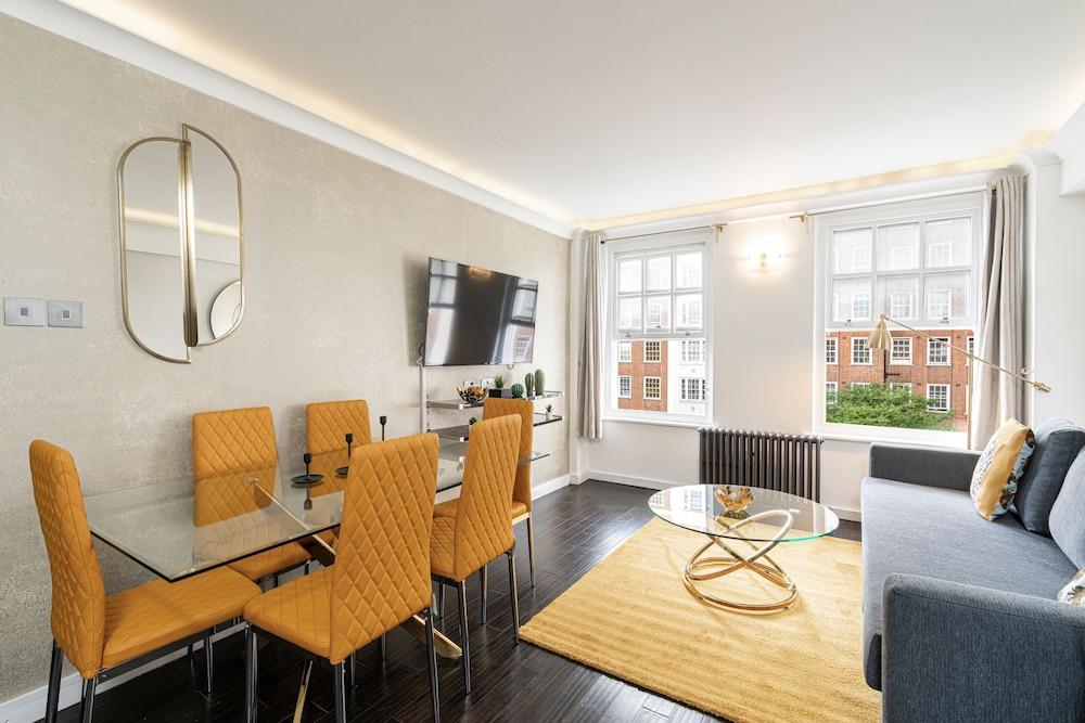 Elegant 3 Bedrooms Apartment Near Hyde Park & Oxford St - Tap to explore photos