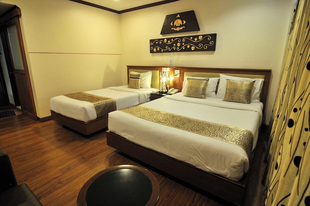Malaysia Hotel Bangkok Room Type - Deluxe Twin Room, Pool View