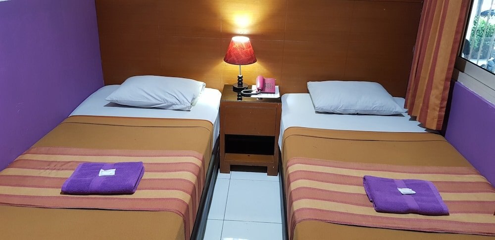 Hotel DeQur Jakarta Kota Room Type - Superior Room