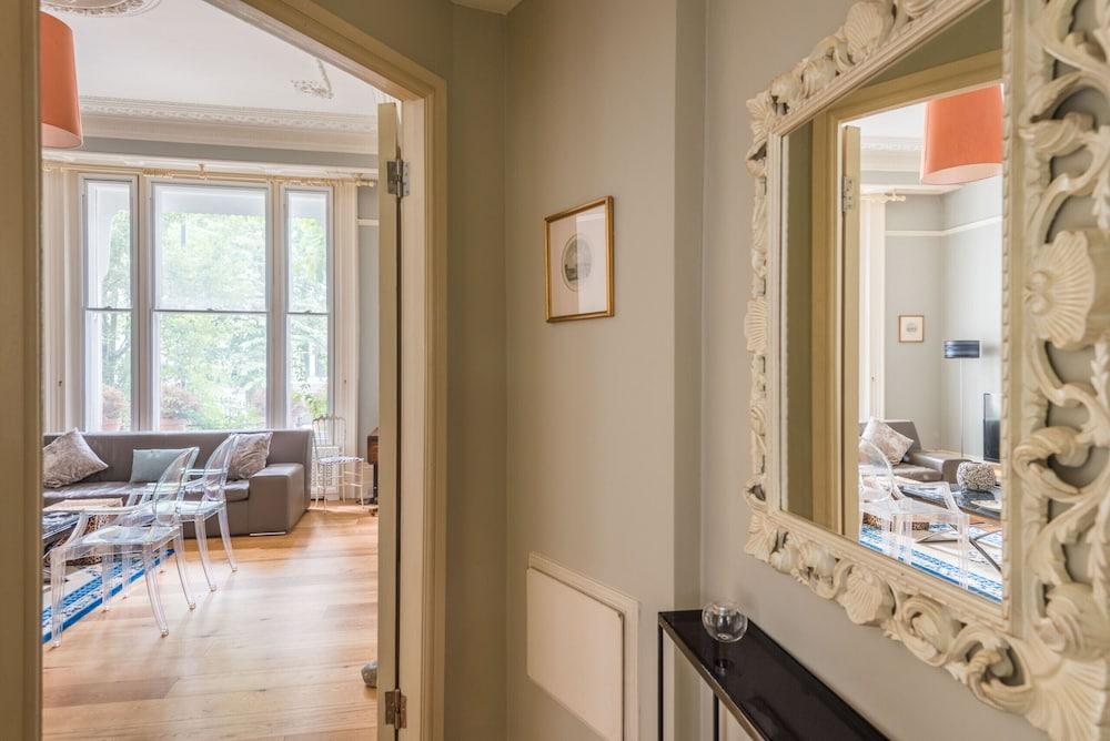 Lovely Chelsea Home near The Thames - Tap to explore photos