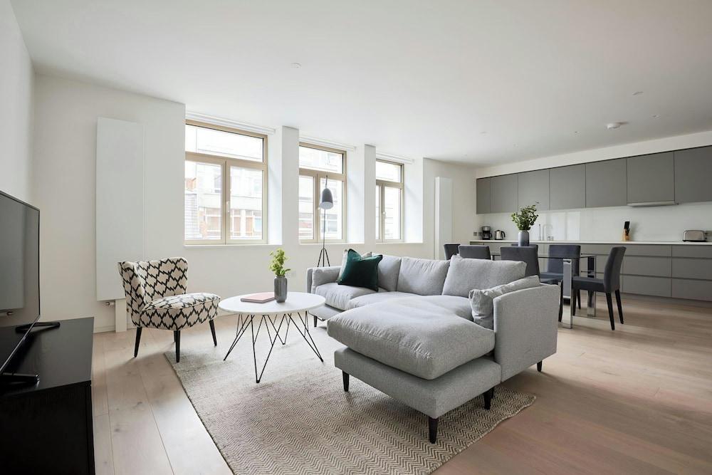 Sonder by Marriott Bonvoy Oxford Circus Apartments - Tap to explore photos