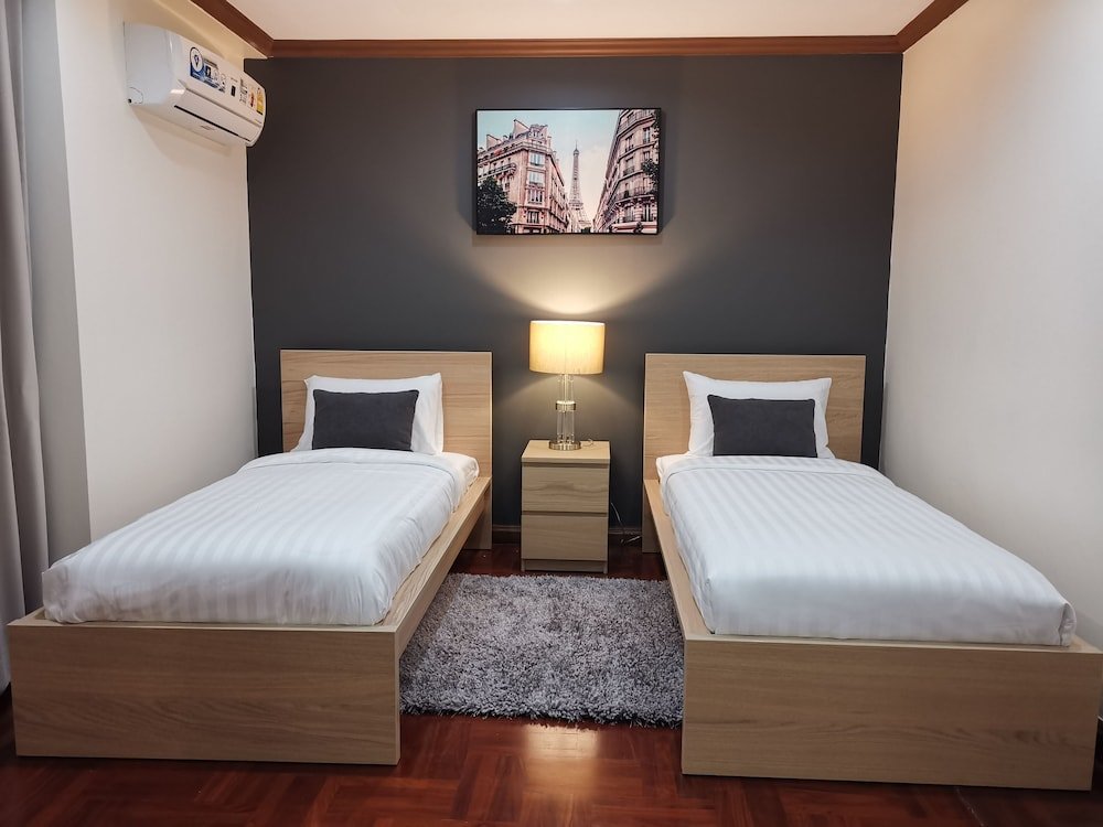 NT Place Sukhumvit Suites - Tap to explore photos