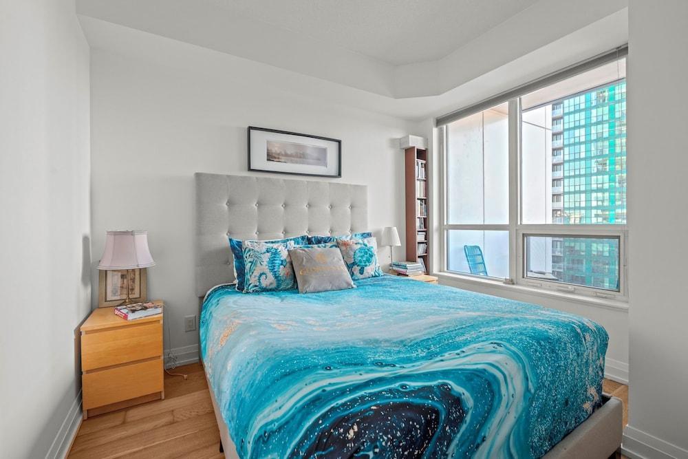 Modern Apartments in North York Room Type - Deluxe Apartment, 2 Bedrooms, Balcony, City View Modern Apartments in North York Room Type - Deluxe Apartment, 2 Bedrooms, Balcony, City View