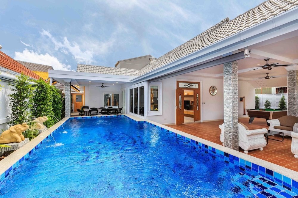 Gala Villa Pattaya Room Type - Luxury Villa, 5 Bedrooms, Private Pool