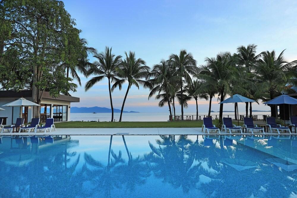 Celes Samui - Tap to explore photos