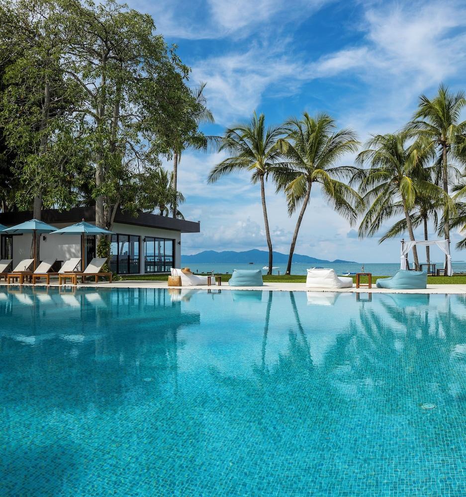 Celes Samui - Tap to explore photos