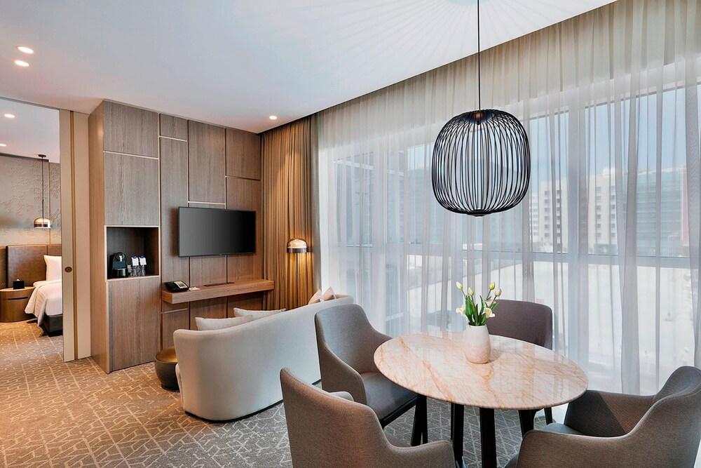 Courtyard by Marriott Dubai, Al Barsha Room Type - Junior Suite, 1 Bedroom