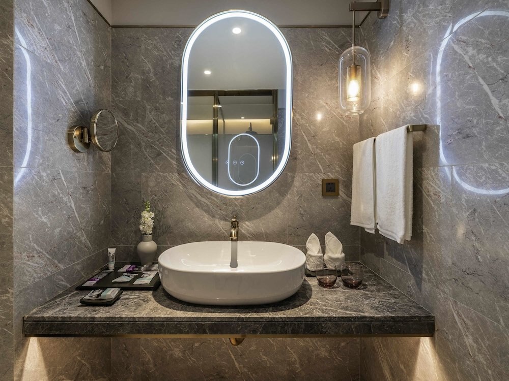 Mercure Shanghai Global Harbour - Tap to explore photos