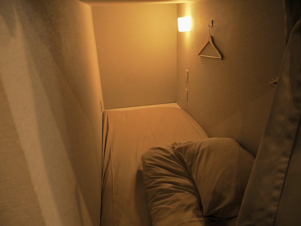 bnb+ Secret Base Mejiro - Hostel Room Type - Mixed Dormitory Room