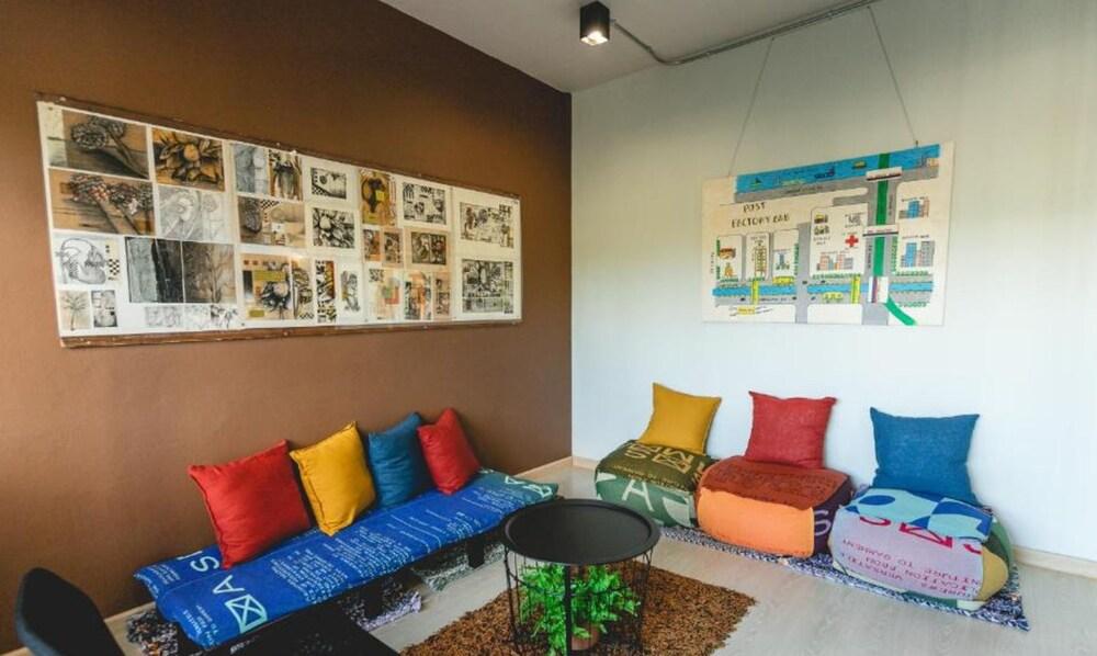 Post Factory Bed & Breakfast Sathorn Hostel - Adults Only - Tap to explore photos
