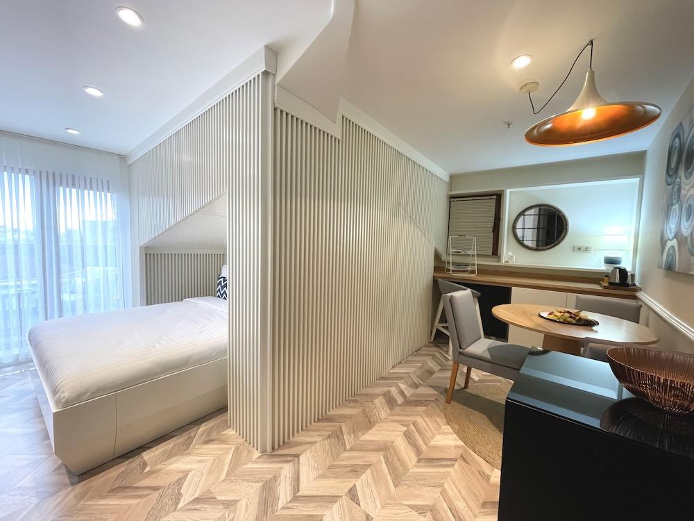 Bostay Hotel Room Type - Terrace Superior Room, King