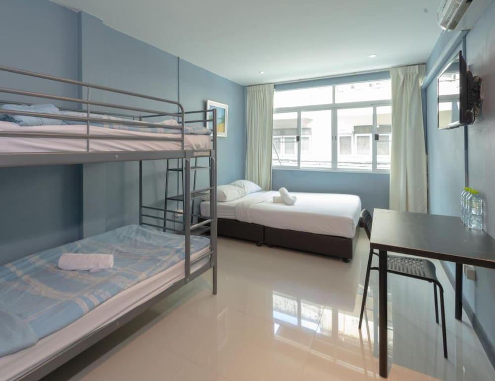 The Little Pig Sukhumvit Room Type - Quadruple Room