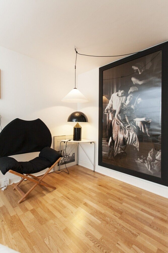 South Kensington Italian Architect Home - Tap to explore photos