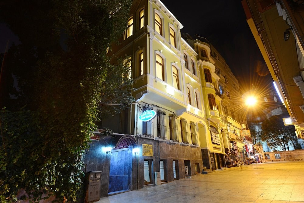 Hotel New House - Tap to explore photos