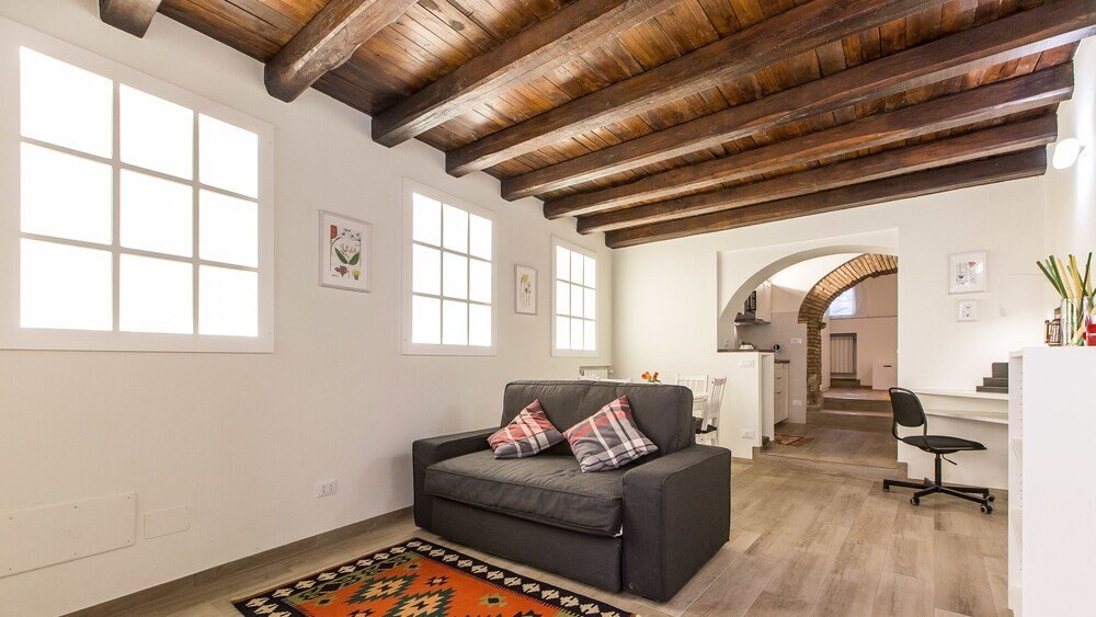 Rental In Rome Trastevere White Apartment - Tap to explore photos