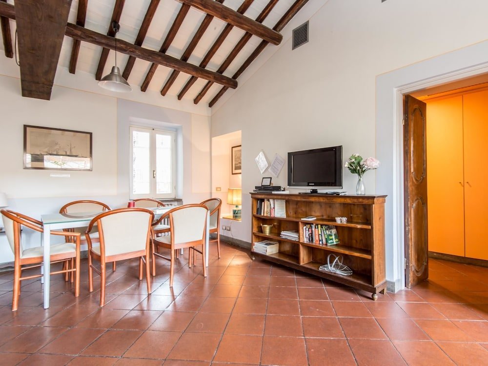 RSH Campo de Fiori Luxury House - Tap to explore photos