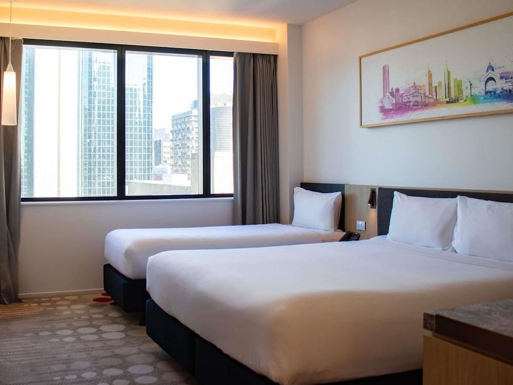 ibis Melbourne Central Room Type - Superior King Zip with 1 Single Bed