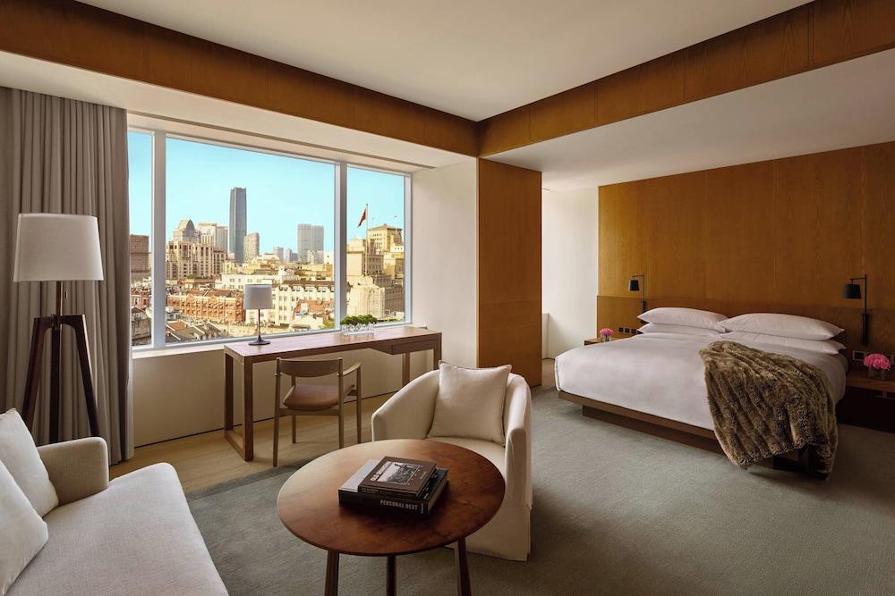 The Shanghai EDITION Room Type - Deluxe Room, 1 King Bed