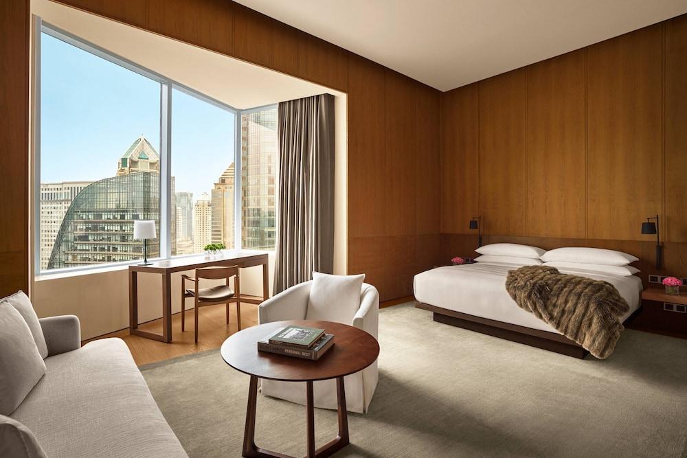 The Shanghai EDITION Room Type - City View Loft, 1 King
