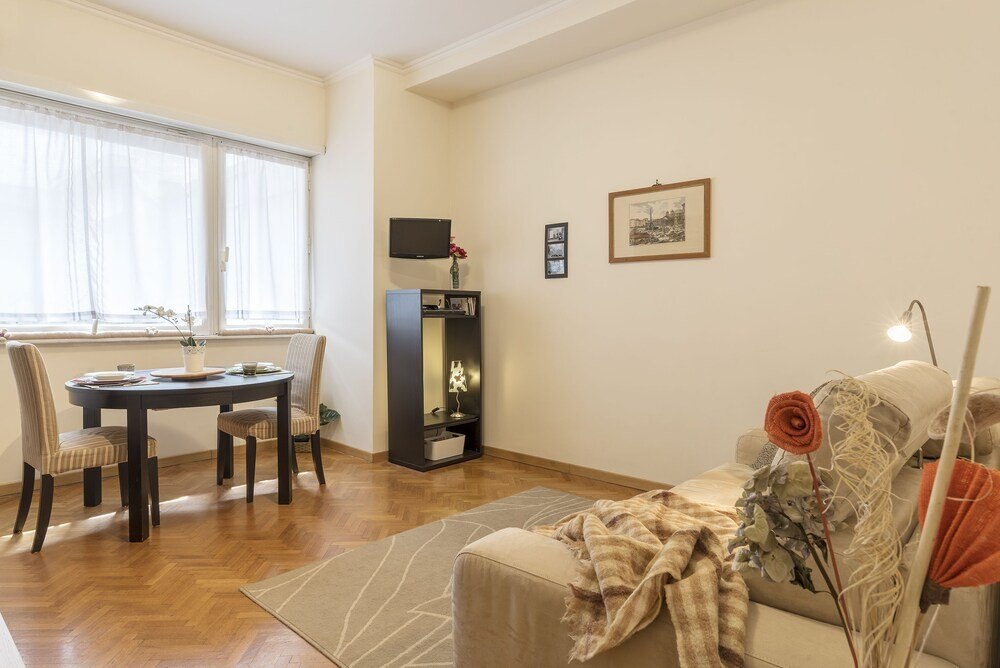 Vatican City - Lovely Studio - Tap to explore photos