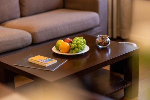 Starr Hotel and Serviced Apartment -Shanghai Jing'an Railway Station - Tap to explore photos