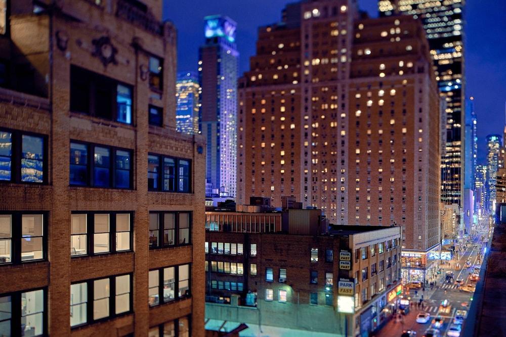 TownePlace Suites by Marriott New York Manhattan - Tap to explore photos