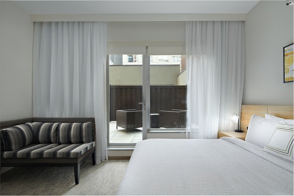 TownePlace Suites by Marriott New York Manhattan - Tap to explore photos