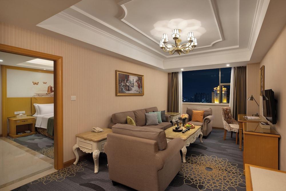 XINHAOMEI INTERNATIONAL HOTEL Room Type - Deluxe Suite