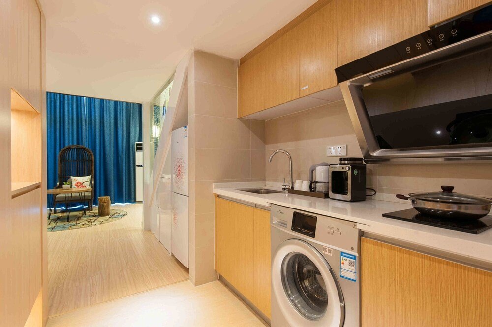 YS Lida Square Apartment - Tap to explore photos