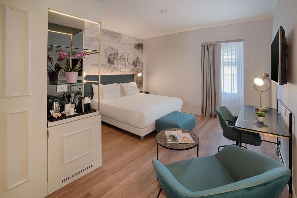NH Collection Roma Fori Imperiali Hotel Room Type - Superior room