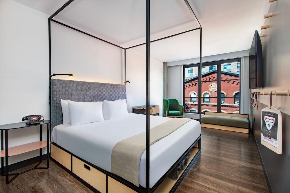 Moxy NYC East Village Room Type - Room, 1 King Bed