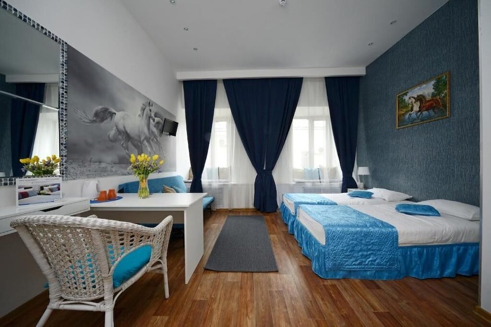 City Comfort Hotel at Kitay - Gorod - Tap to explore photos