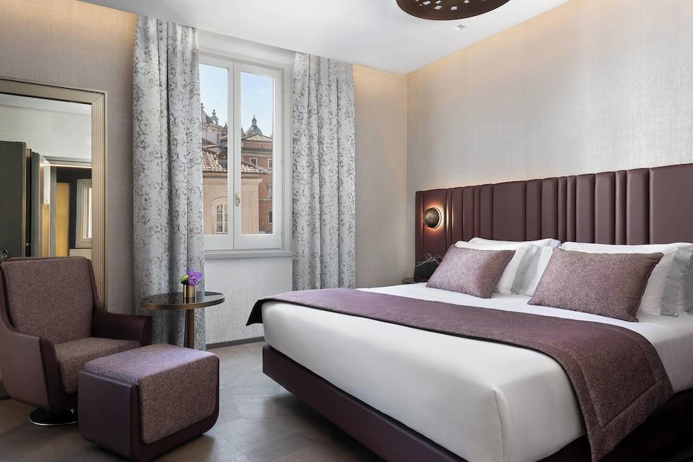 The Pantheon Iconic Rome Hotel, Autograph Collection - Tap to explore photos