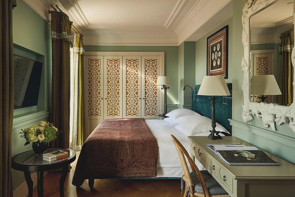 Rocco Forte Hotel de la Ville Room Type - Deluxe Room (Panoramic View) Rocco Forte Hotel de la Ville Room Type - Deluxe Room (Panoramic View)