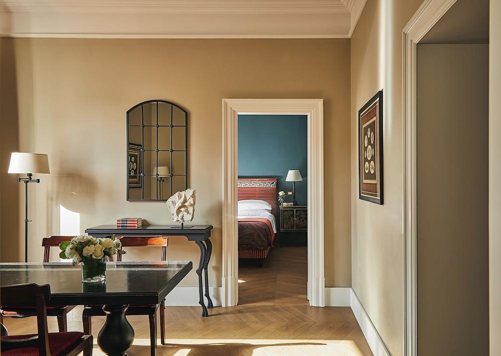 Rocco Forte Hotel de la Ville Room Type - Grand Suite, Terrace