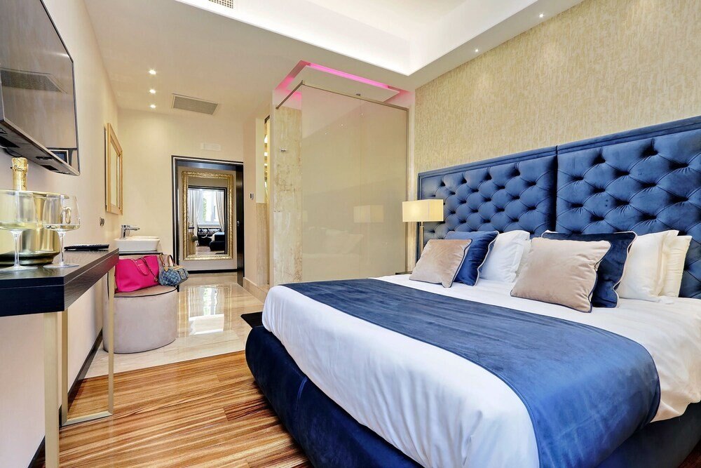 Spanish Diamond Luxury Suites & Jacuzzi Room Type - Standard Studio Suite