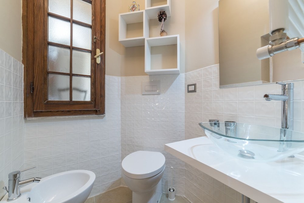 Villa Borghese Roomy Flat - Tap to explore photos